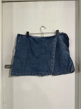 GAP Denim Skort in Medium Blue